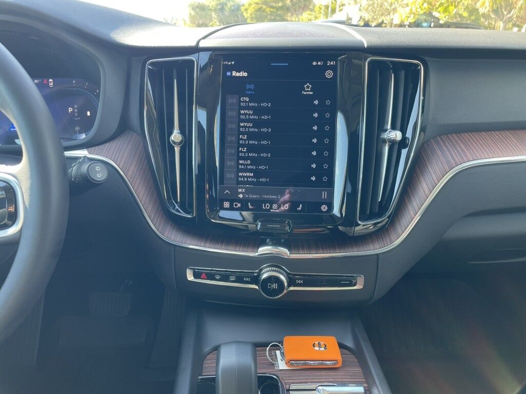 2023 Volvo XC60 PLUS~LEATHER~MOONROOF~20 WHEELS~FACTORY WARRANTY~ONLINE FINANCE AND SHIPPING AVAILABLE!!!! Sarasota FL