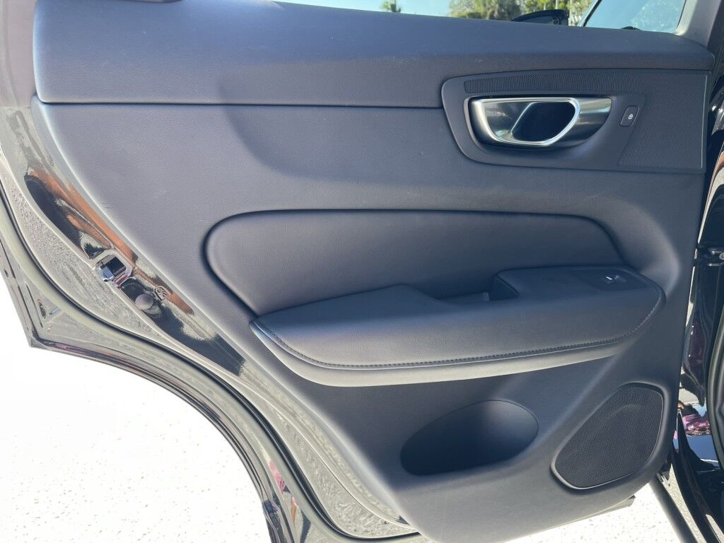 2023 Volvo XC60 PLUS~LEATHER~MOONROOF~20 WHEELS~FACTORY WARRANTY~ONLINE FINANCE AND SHIPPING AVAILABLE!!!! Sarasota FL