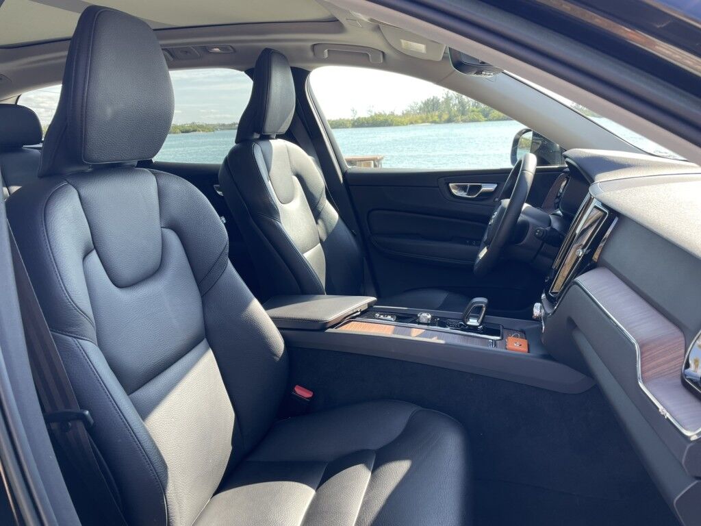 2023 Volvo XC60 PLUS~LEATHER~MOONROOF~20 WHEELS~FACTORY WARRANTY~ONLINE FINANCE AND SHIPPING AVAILABLE!!!! Sarasota FL