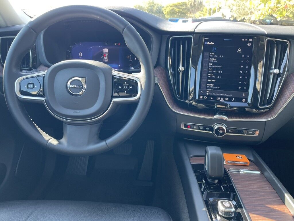 2023 Volvo XC60 PLUS~LEATHER~MOONROOF~20 WHEELS~FACTORY WARRANTY~ONLINE FINANCE AND SHIPPING AVAILABLE!!!! Sarasota FL