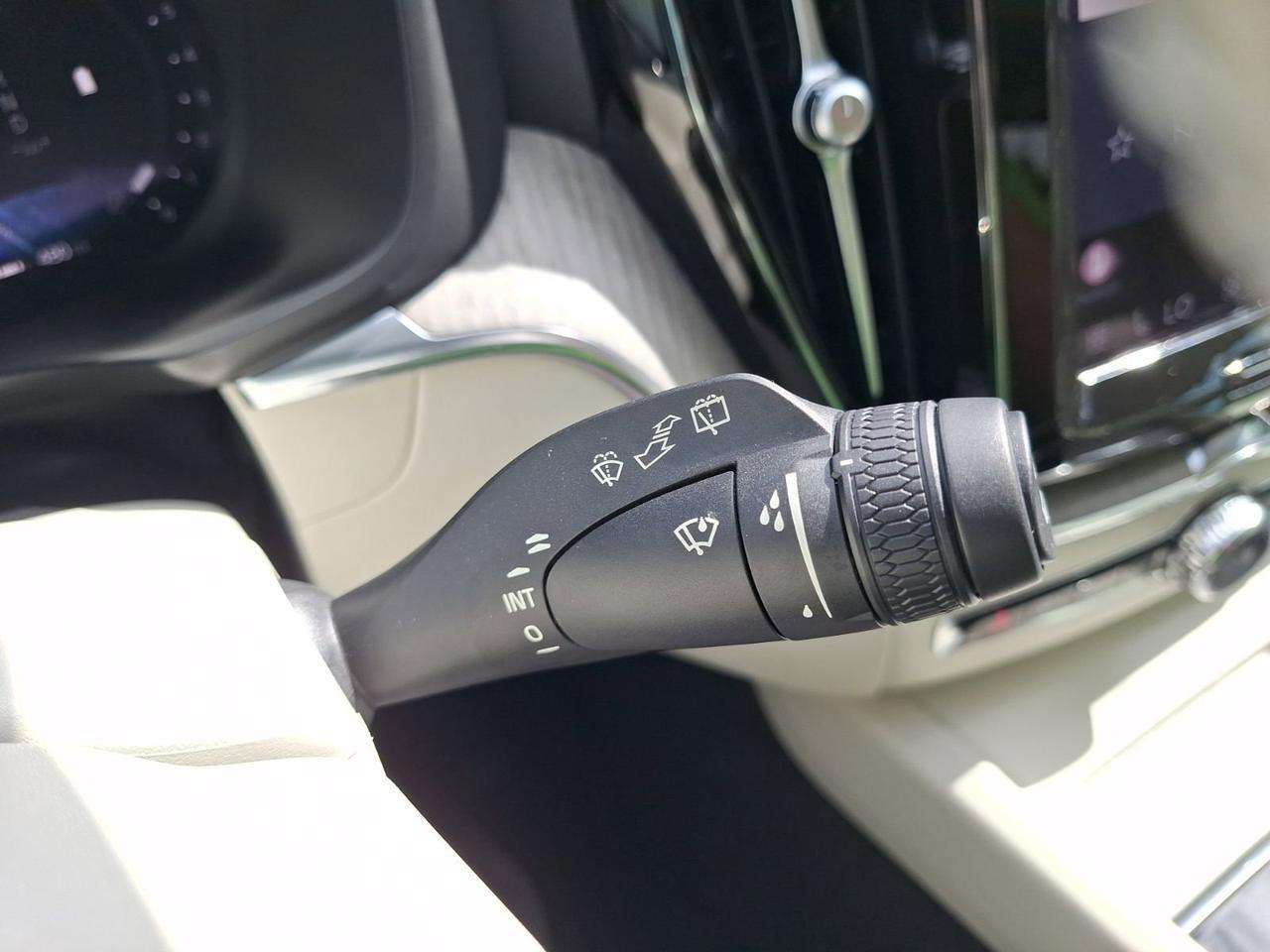 2023 Volvo XC60 Plus Bright Theme Hurst TX