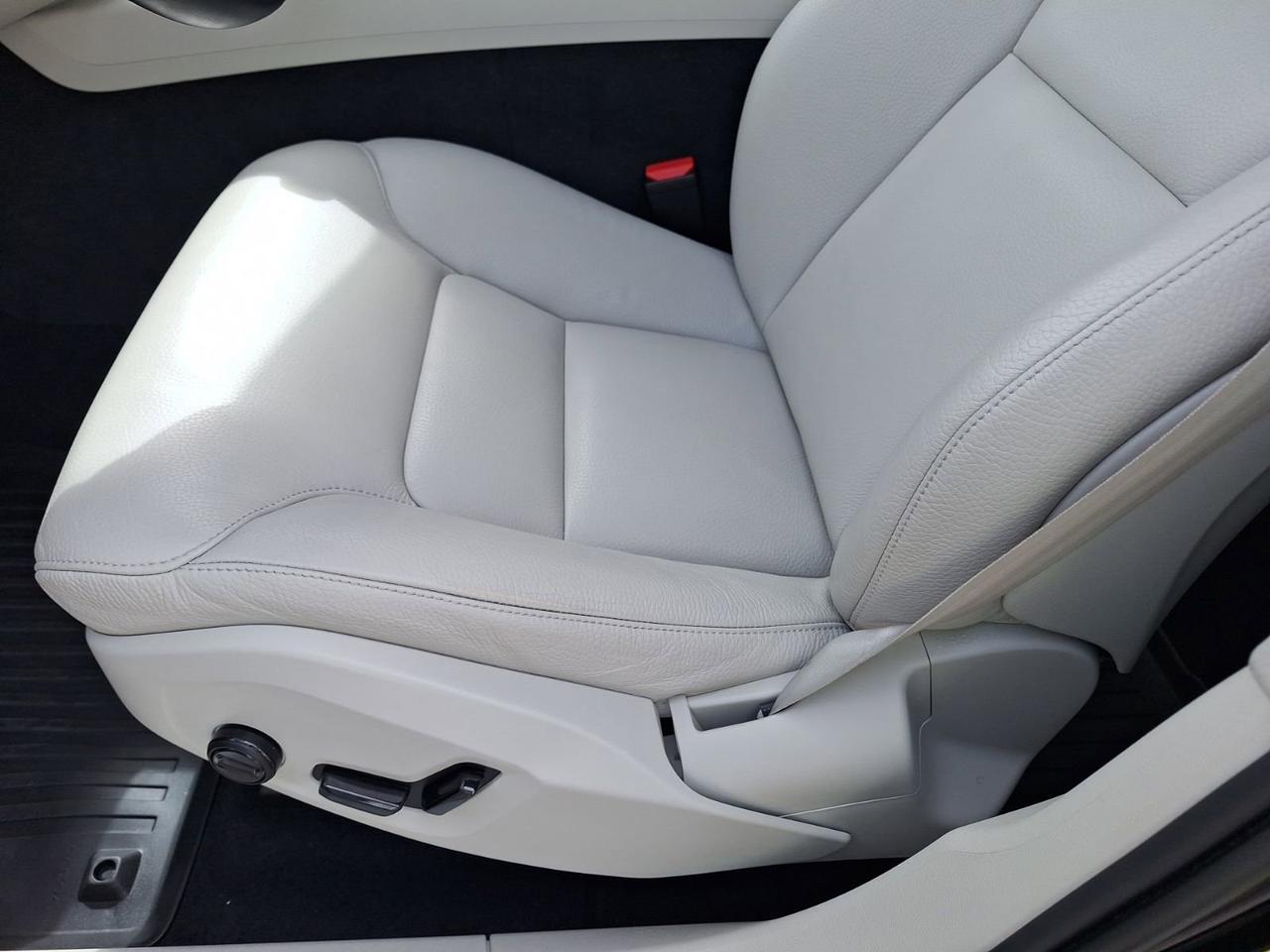 2023 Volvo XC60 Plus Bright Theme Hurst TX