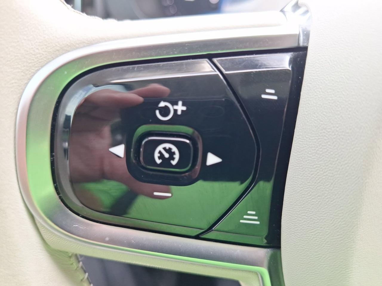 2023 Volvo XC60 Plus Bright Theme Hurst TX