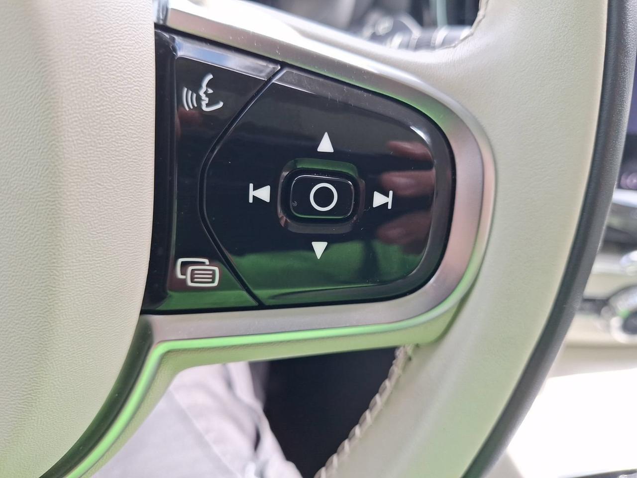 2023 Volvo XC60 Plus Bright Theme Hurst TX