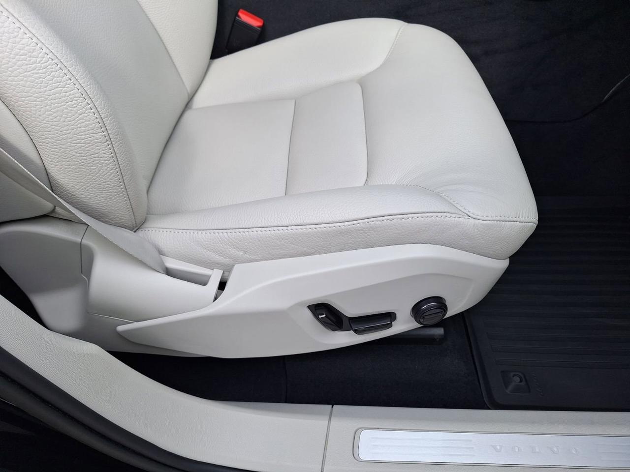 2023 Volvo XC60 Plus Bright Theme Hurst TX
