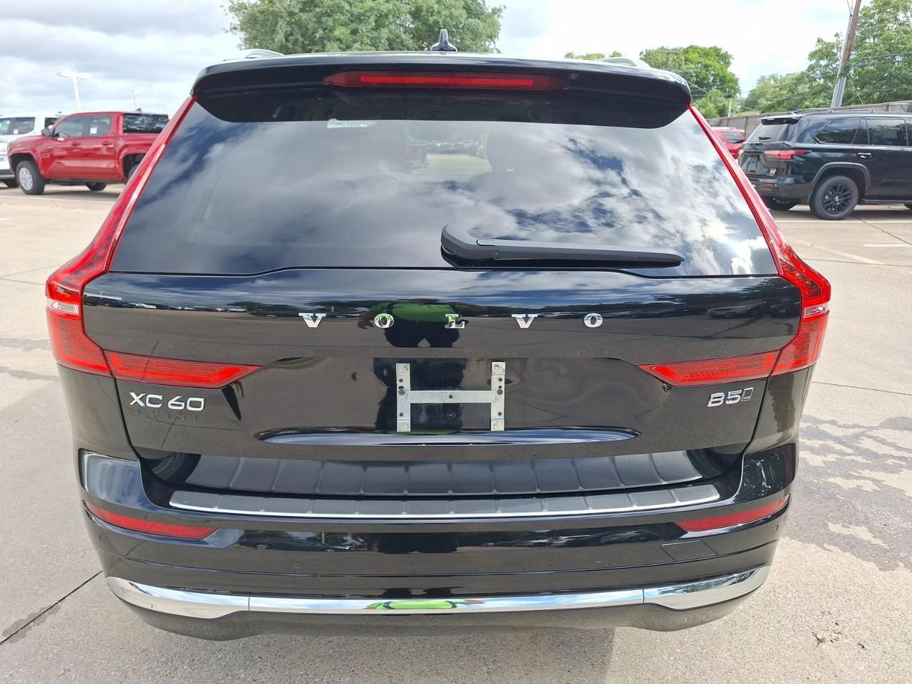 2023 Volvo XC60 Plus Bright Theme Hurst TX