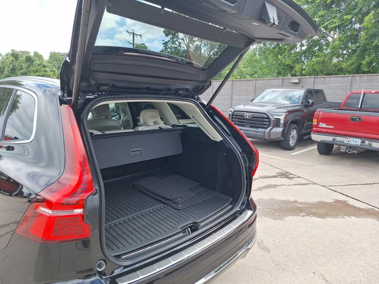2023 Volvo XC60 Plus Bright Theme Hurst TX