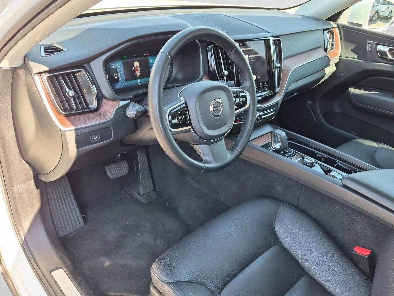 2023 Volvo XC60 Plus Bright Theme Roseville CA