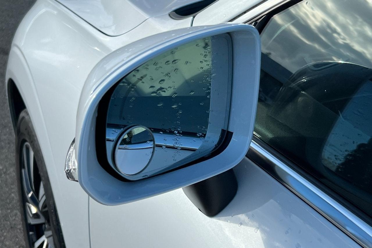 2023 Volvo XC60 Plus Bright Theme Roseville CA