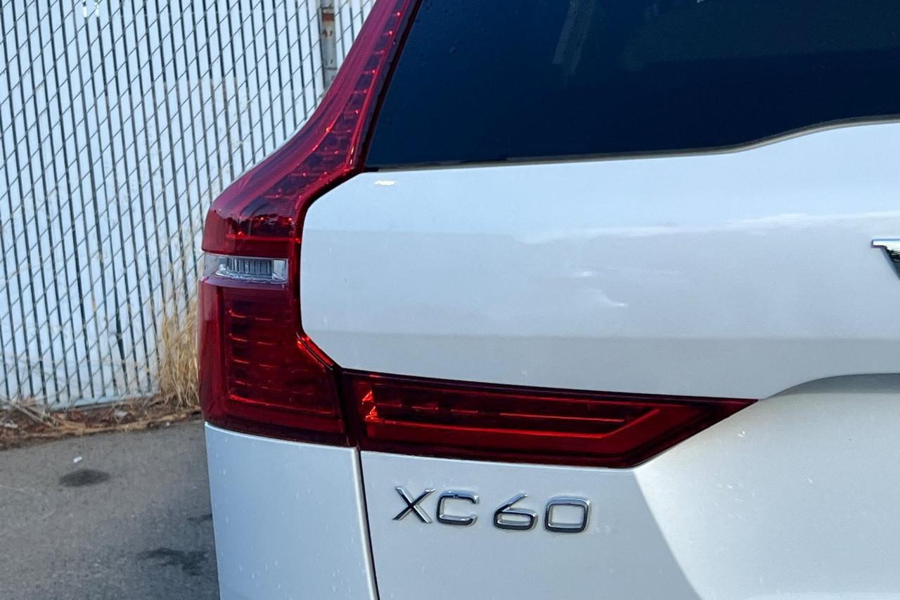 2023 Volvo XC60 Plus Bright Theme Roseville CA
