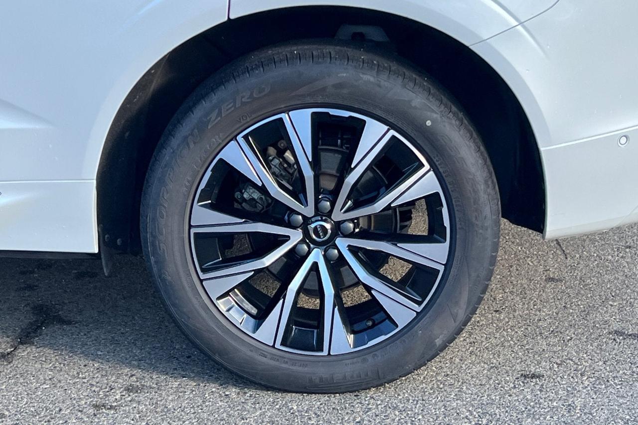 2023 Volvo XC60 Plus Bright Theme Roseville CA