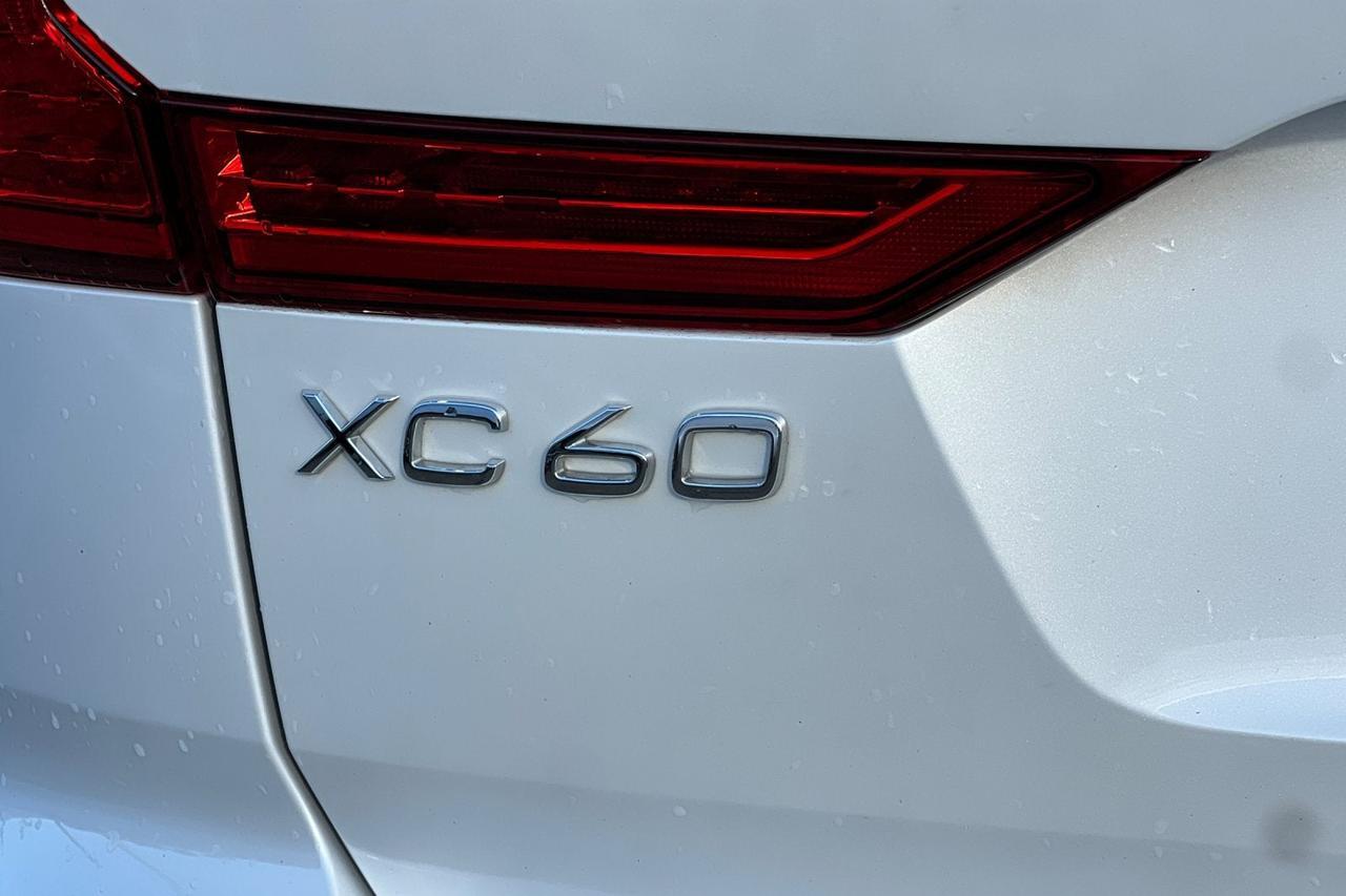 2023 Volvo XC60 Plus Bright Theme Roseville CA