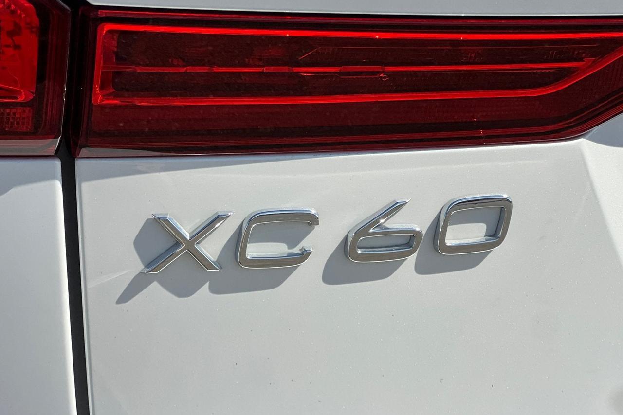 2023 Volvo XC60 Plus Bright Theme Roseville CA