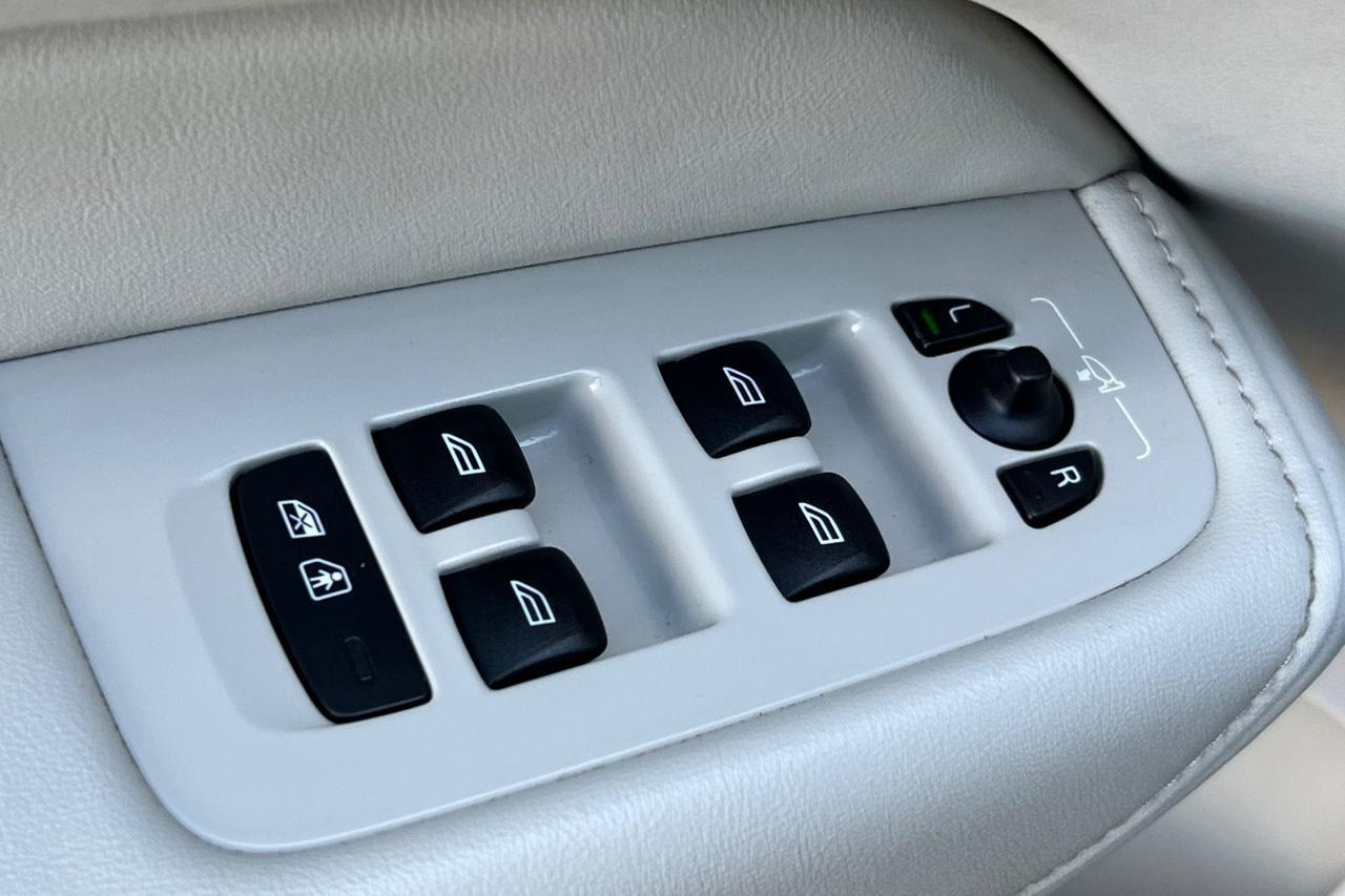 2023 Volvo XC60 Plus Bright Theme Roseville CA