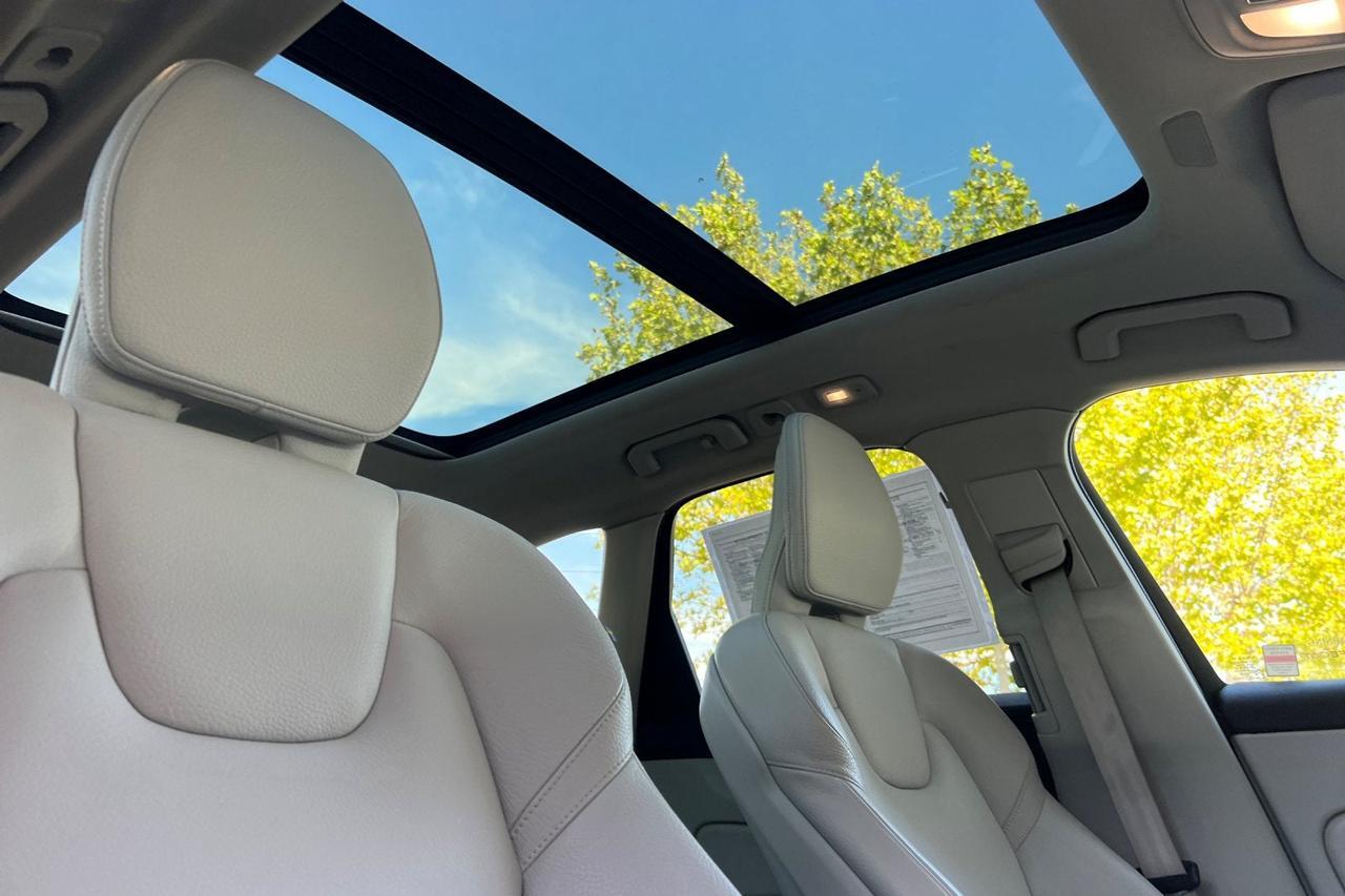 2023 Volvo XC60 Plus Bright Theme Roseville CA