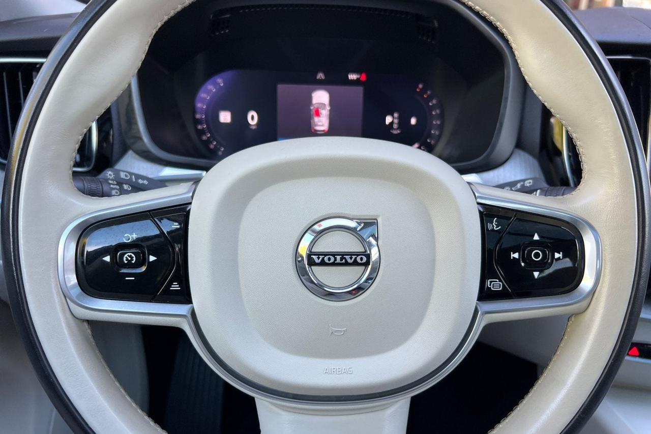 2023 Volvo XC60 Plus Bright Theme Roseville CA
