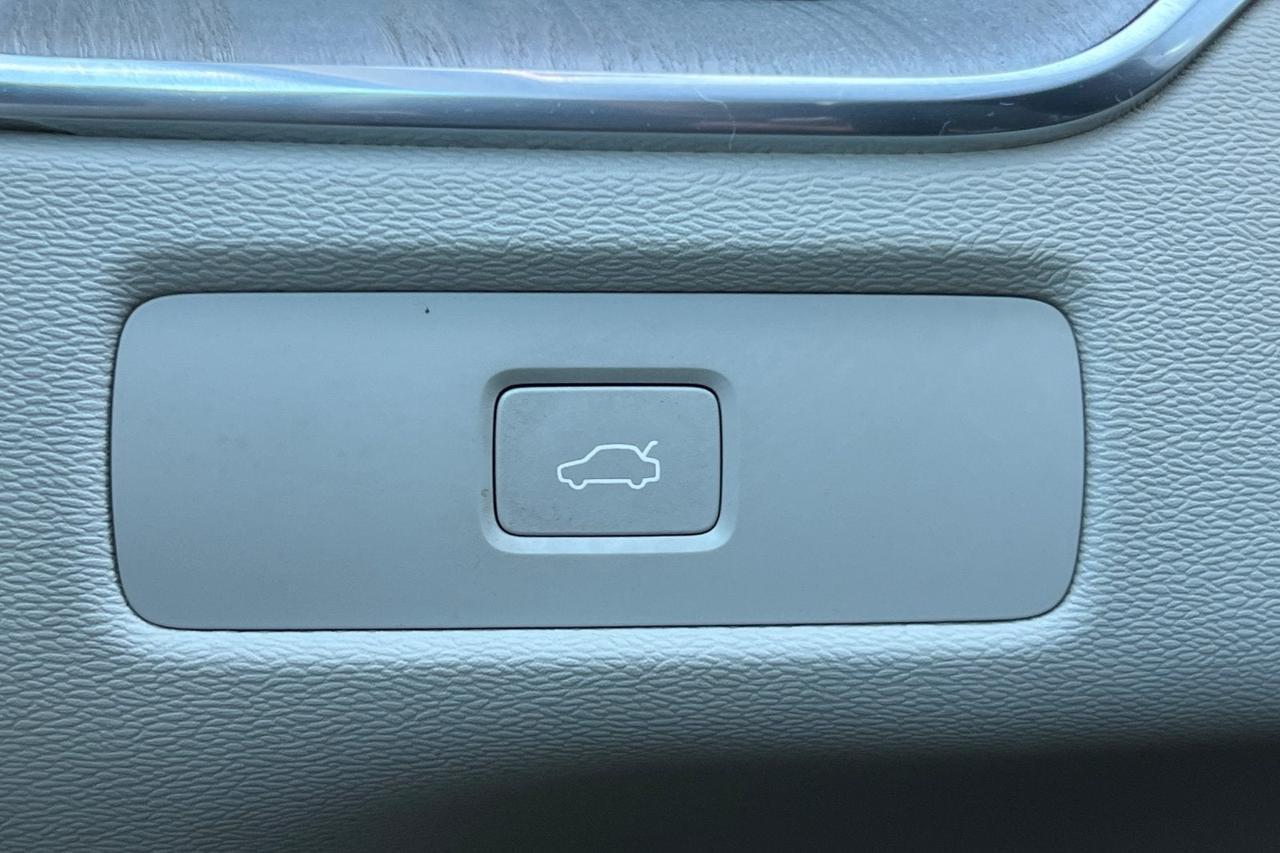 2023 Volvo XC60 Plus Bright Theme Roseville CA