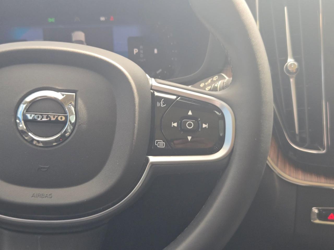 2023 Volvo XC60 Plus Dark Theme Castroville TX