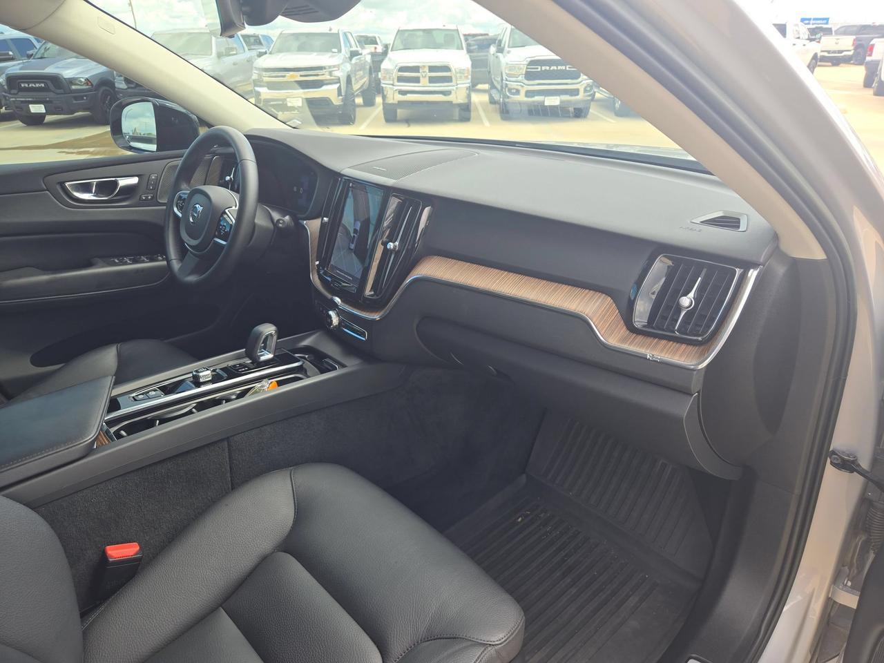 2023 Volvo XC60 Plus Dark Theme Castroville TX