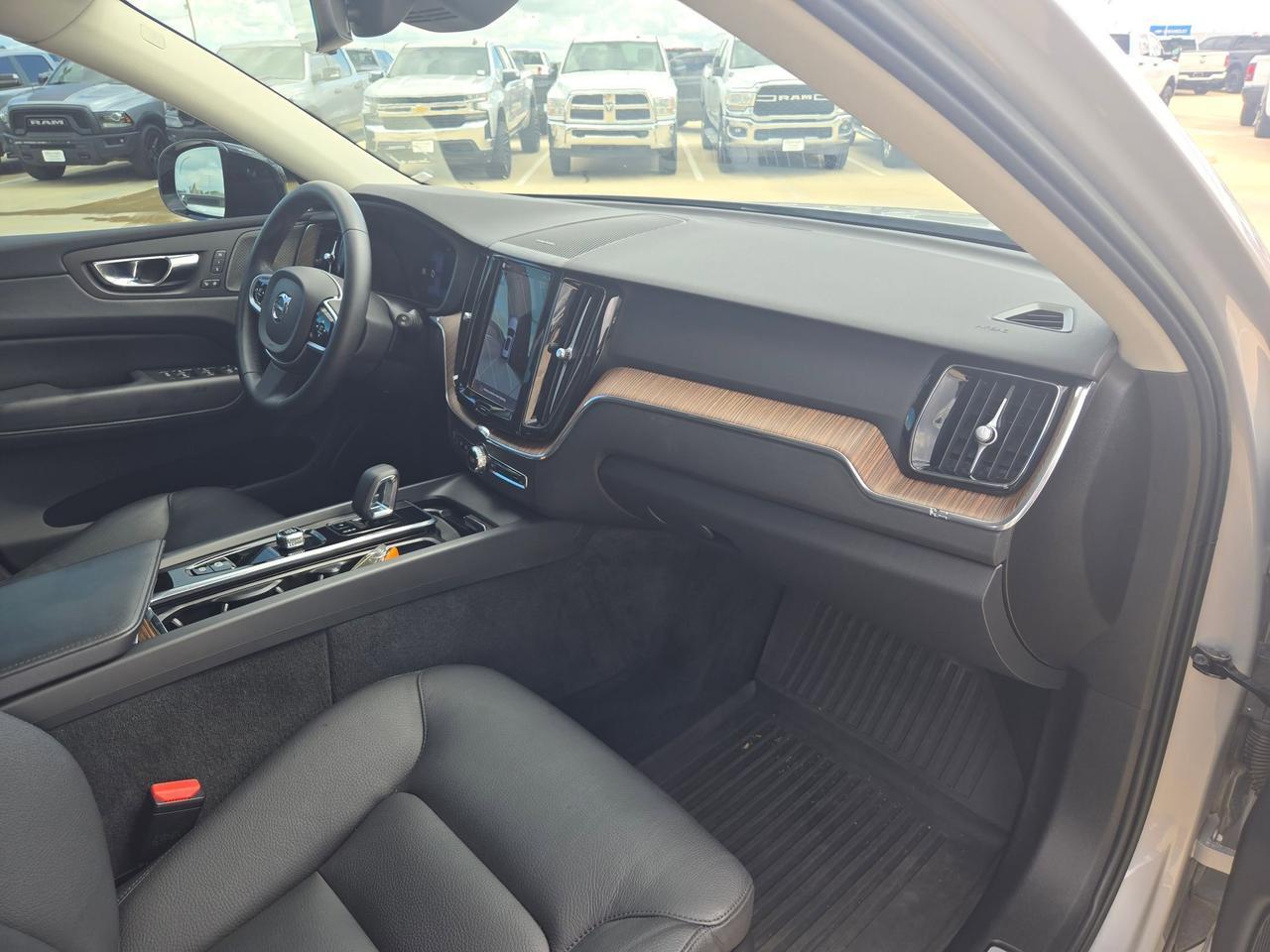 2023 Volvo XC60 Plus Dark Theme Castroville TX