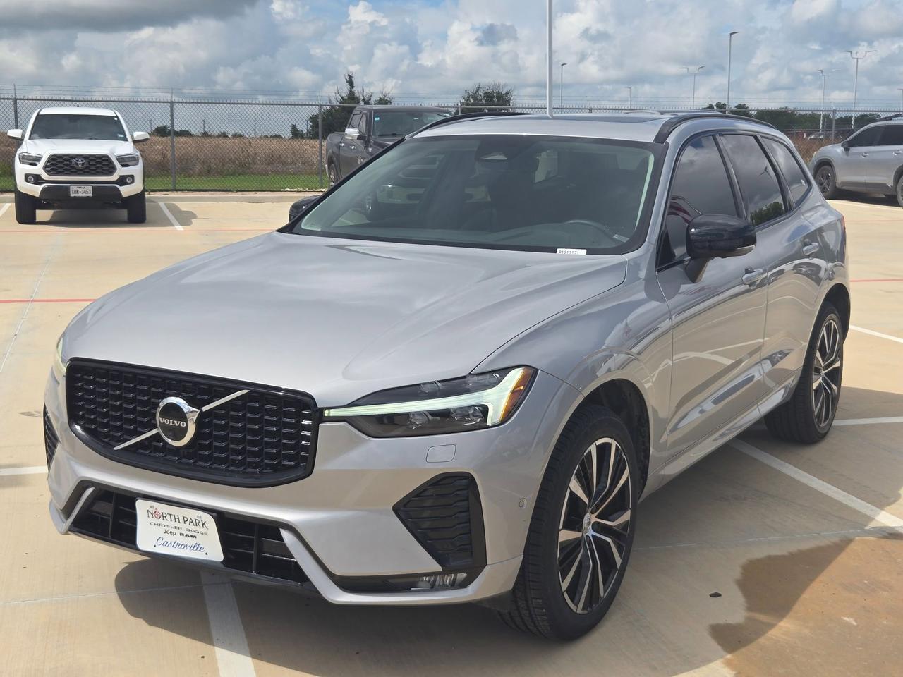 2023 Volvo XC60 Plus Dark Theme Castroville TX