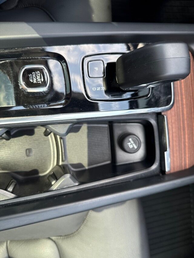 2023 Volvo XC60 Plus Dark Theme Springfield IL