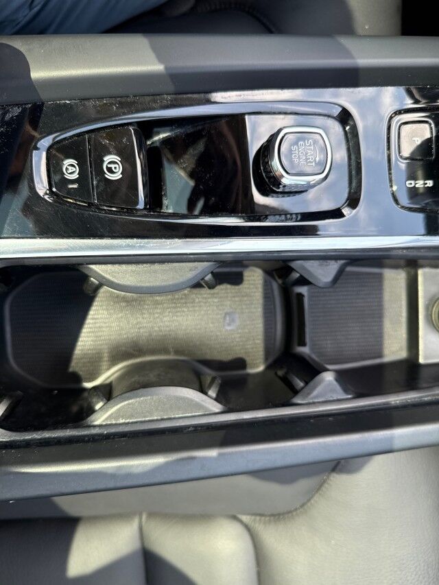 2023 Volvo XC60 Plus Dark Theme Springfield IL