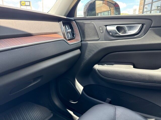 2023 Volvo XC60 Plus Dark Theme Springfield IL