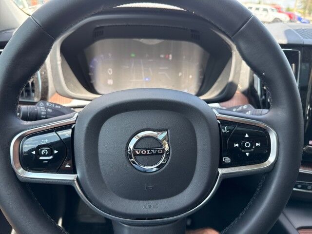 2023 Volvo XC60 Plus Dark Theme Springfield IL