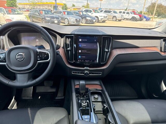 2023 Volvo XC60 Plus Dark Theme Springfield IL