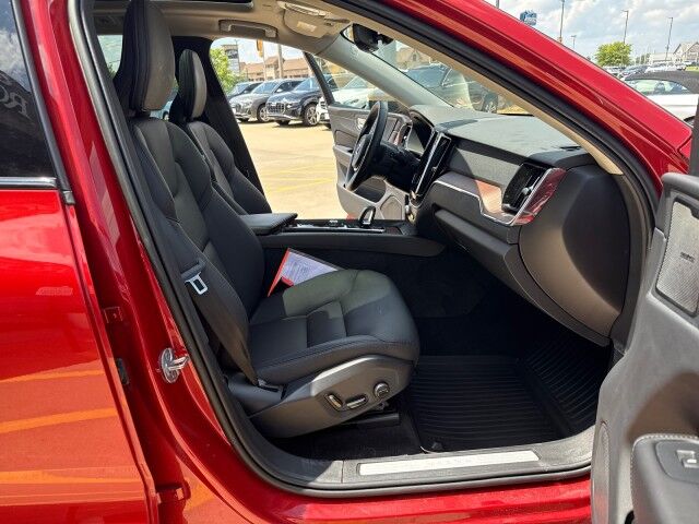 2023 Volvo XC60 Plus Dark Theme Springfield IL