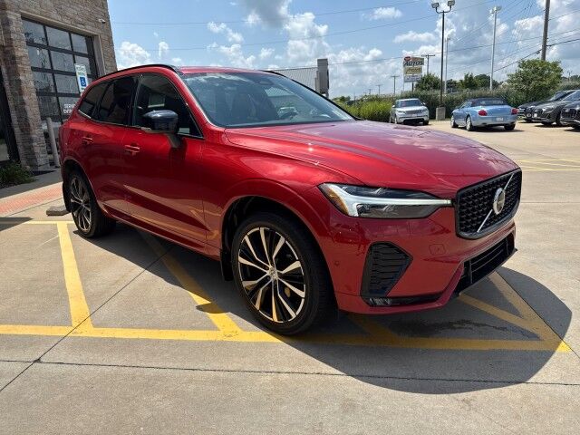 2023 Volvo XC60 Plus Dark Theme Springfield IL