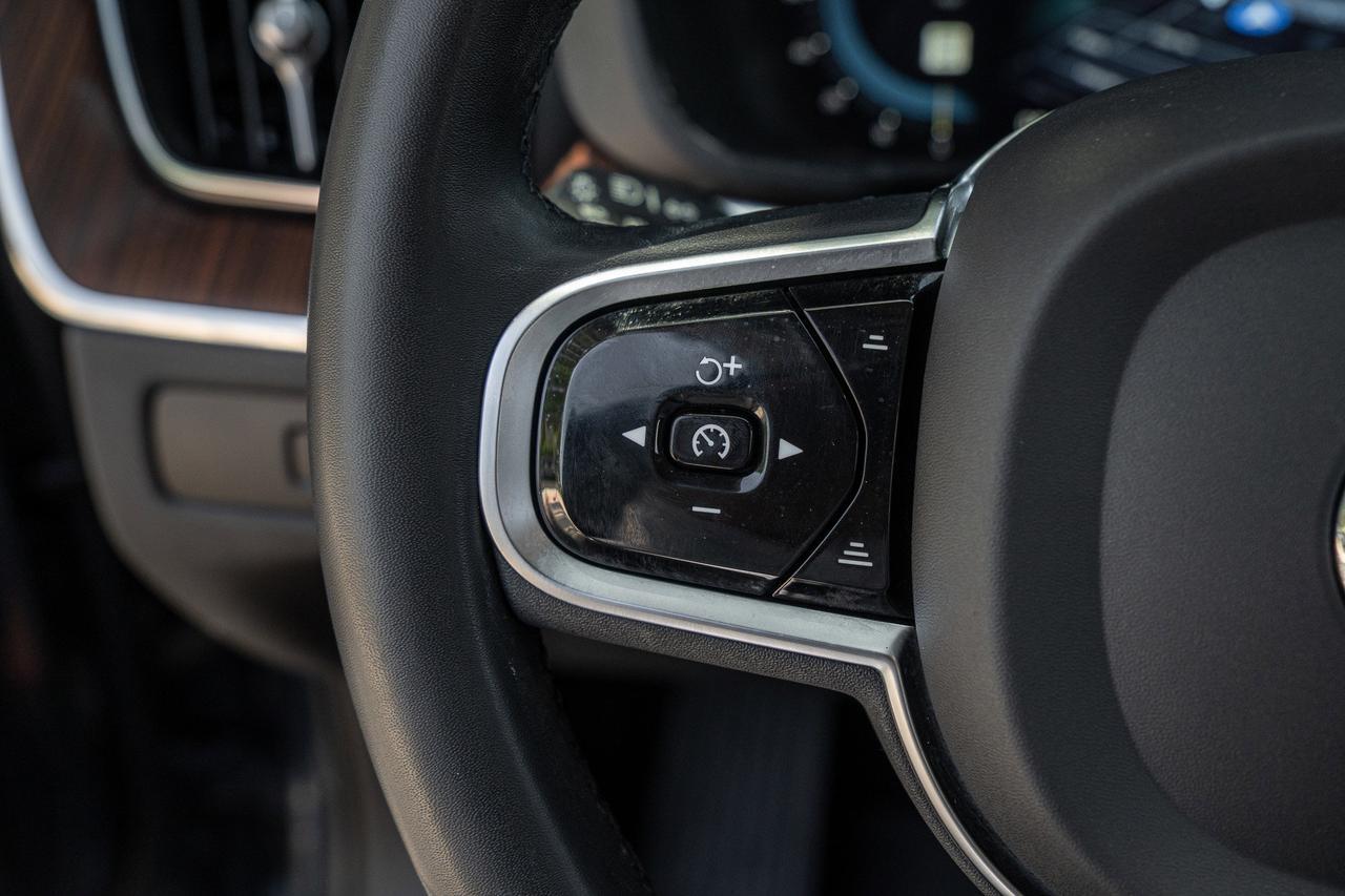2023 Volvo XC60 Recharge Plug-In Hybrid Plus Dark Theme  Selma TX