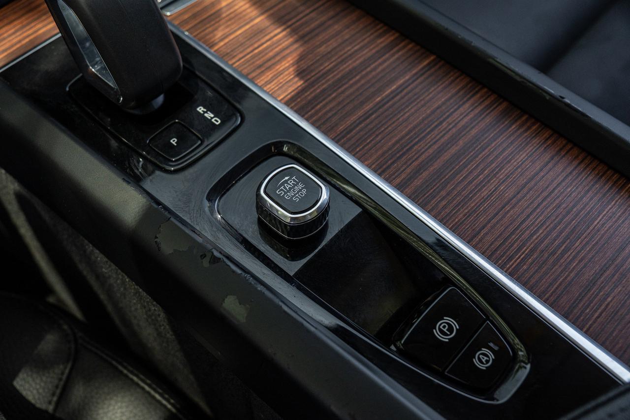 2023 Volvo XC60 Recharge Plug-In Hybrid Plus Dark Theme  Selma TX