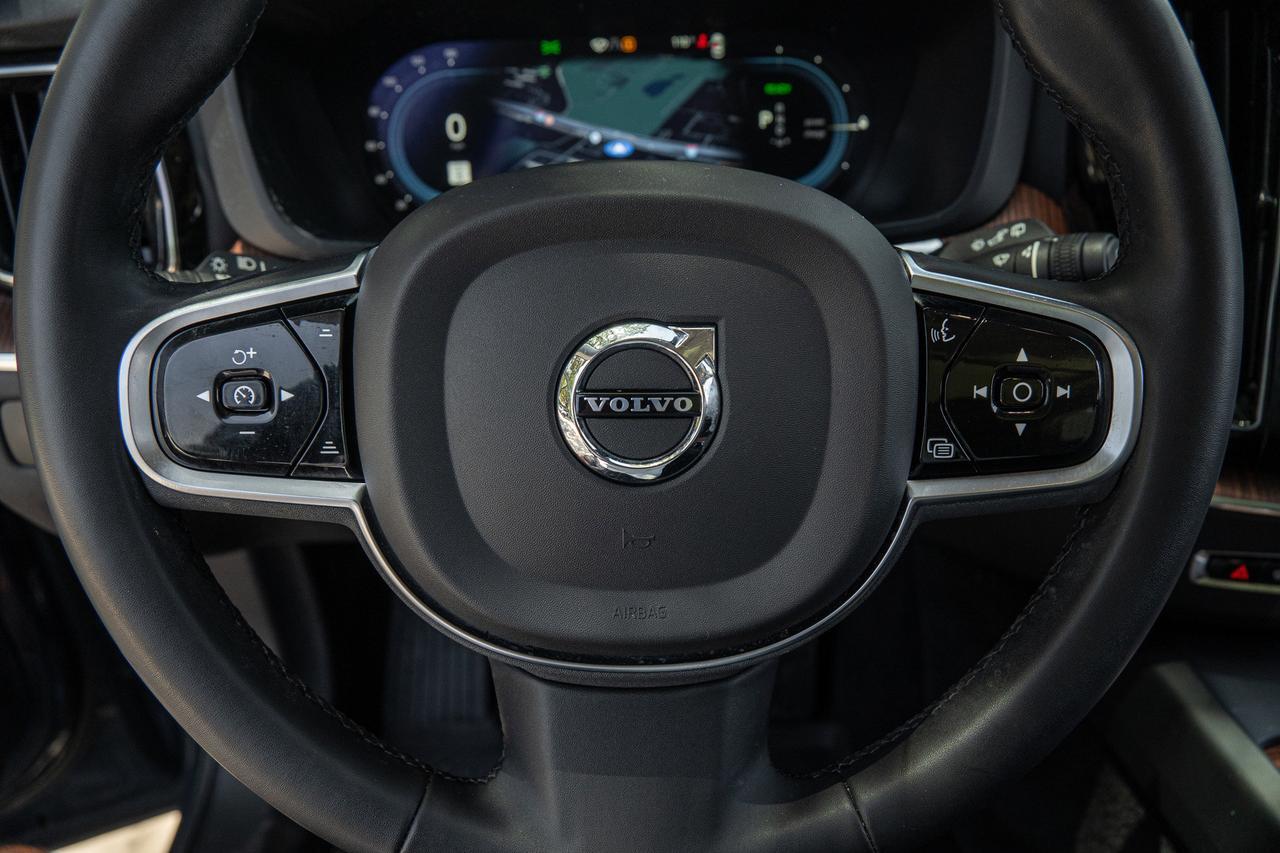 2023 Volvo XC60 Recharge Plug-In Hybrid Plus Dark Theme  Selma TX
