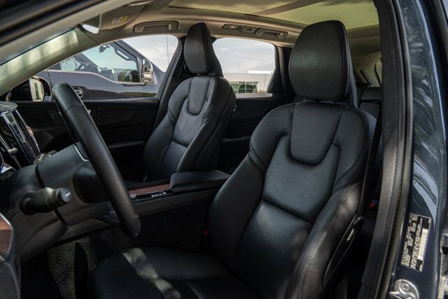 2023 Volvo XC60 Recharge Plug-In Hybrid Plus Dark Theme  Selma TX