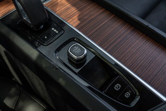 2023 Volvo XC60 Recharge Plug-In Hybrid Plus Dark Theme  Selma TX
