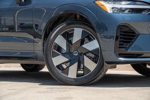 2023 Volvo XC60 Recharge Plug-In Hybrid Plus Dark Theme  Selma TX