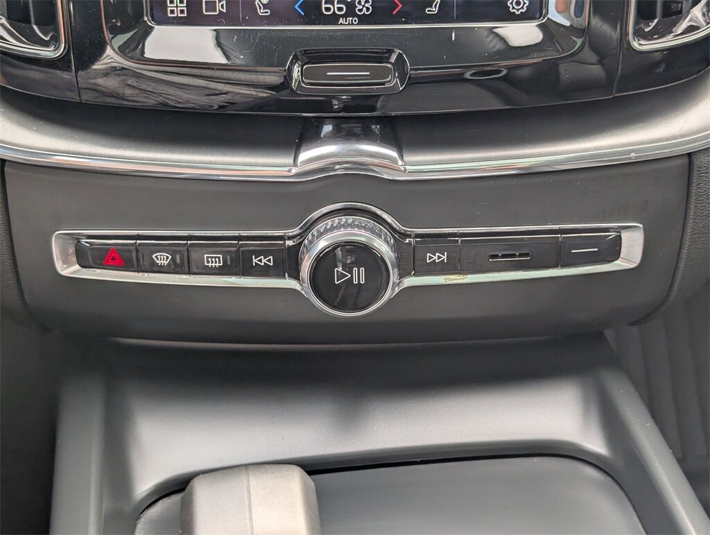 2023 Volvo XC60 Recharge Plug-In Hybrid T8 Core Bright Theme Hunt Valley MD