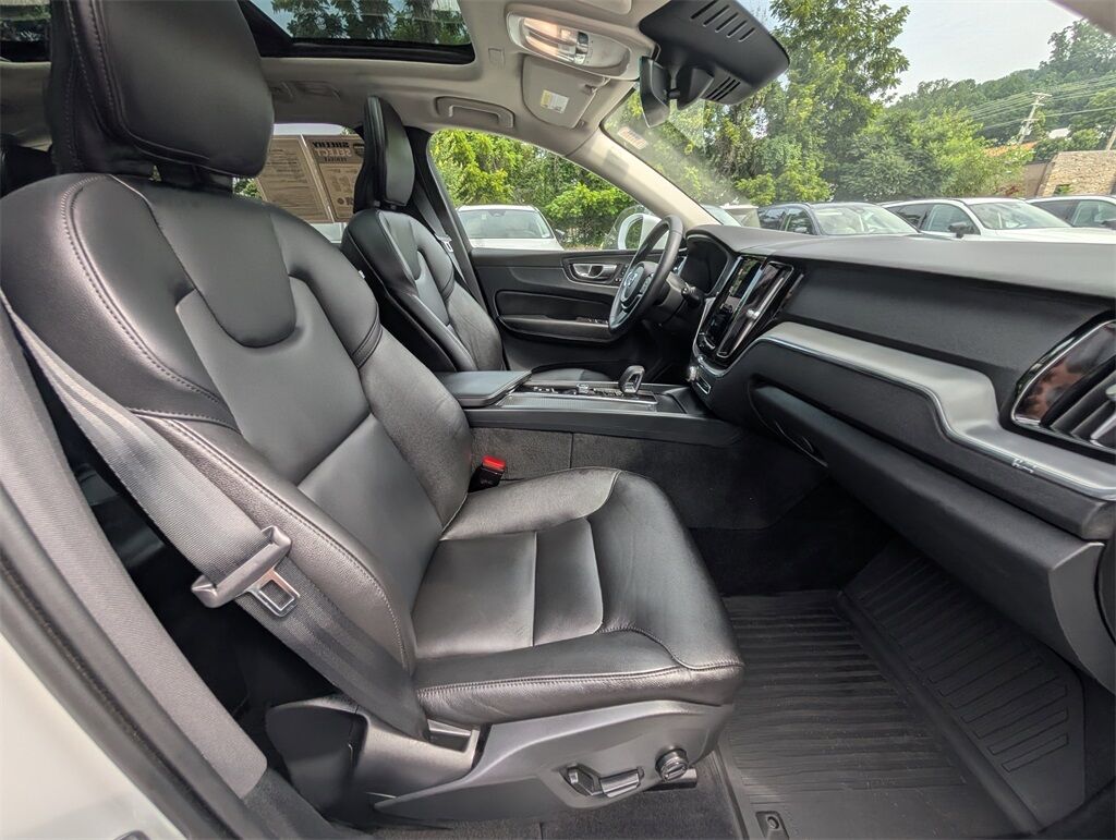 2023 Volvo XC60 Recharge Plug-In Hybrid T8 Core Bright Theme Hunt Valley MD