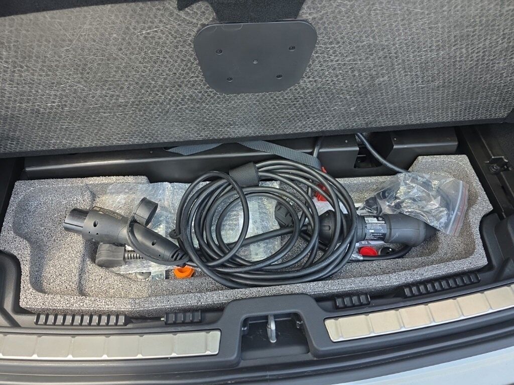 2023 Volvo XC60 Recharge Plug-In Hybrid T8 Core Bright Theme Hunt Valley MD