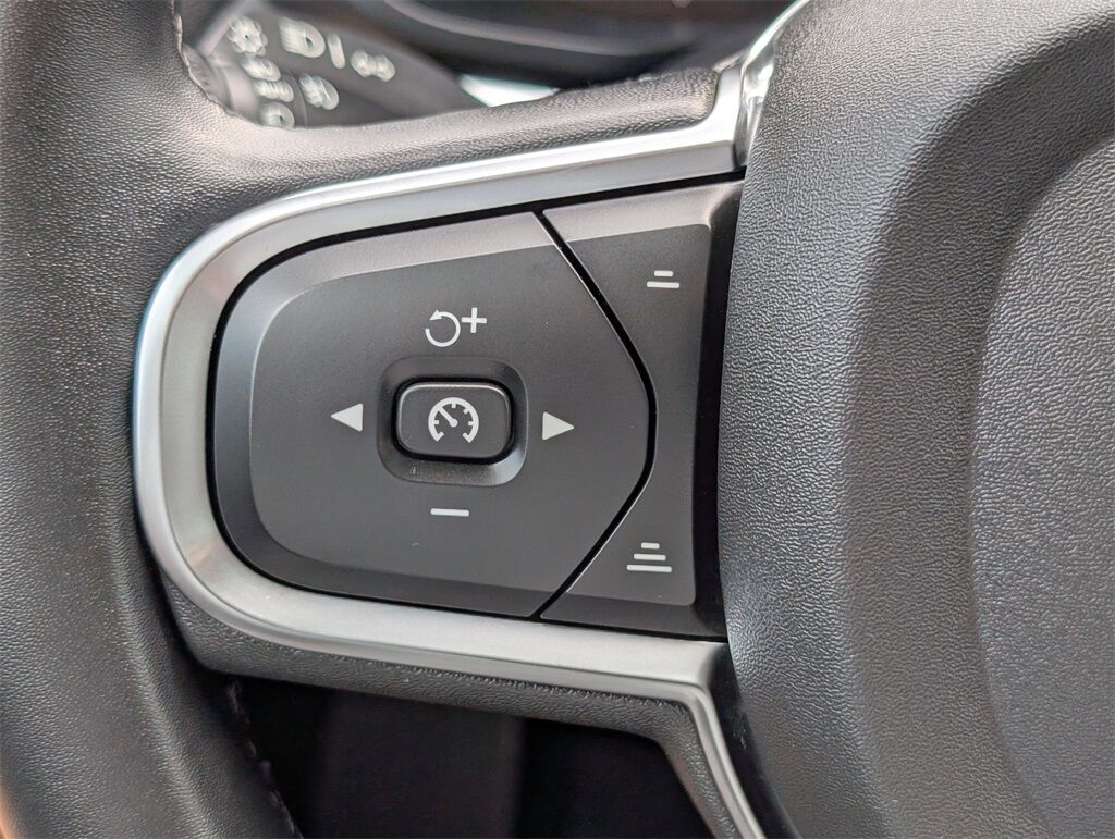 2023 Volvo XC60 Recharge Plug-In Hybrid T8 Core Bright Theme Hunt Valley MD