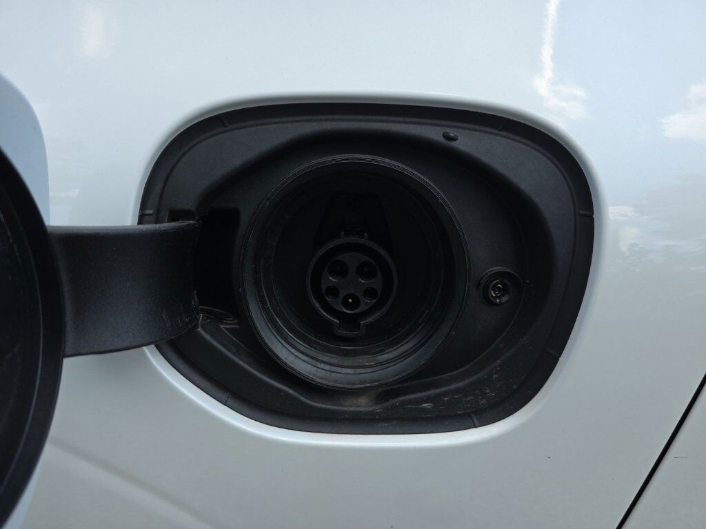 2023 Volvo XC60 Recharge Plug-In Hybrid T8 Core Bright Theme Hunt Valley MD
