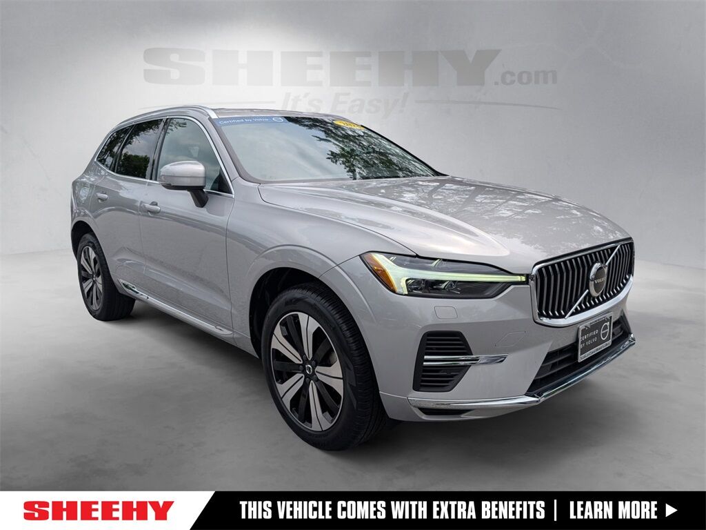 2023 Volvo XC60 Recharge Plug-In Hybrid T8 Core Bright Theme