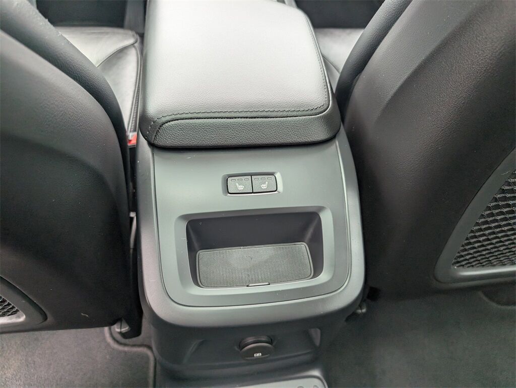 2023 Volvo XC60 Recharge Plug-In Hybrid T8 Core Bright Theme Hunt Valley MD