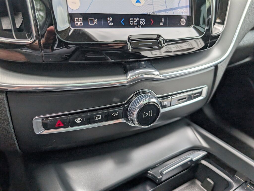 2023 Volvo XC60 Recharge Plug-In Hybrid T8 Core Bright Theme Hunt Valley MD