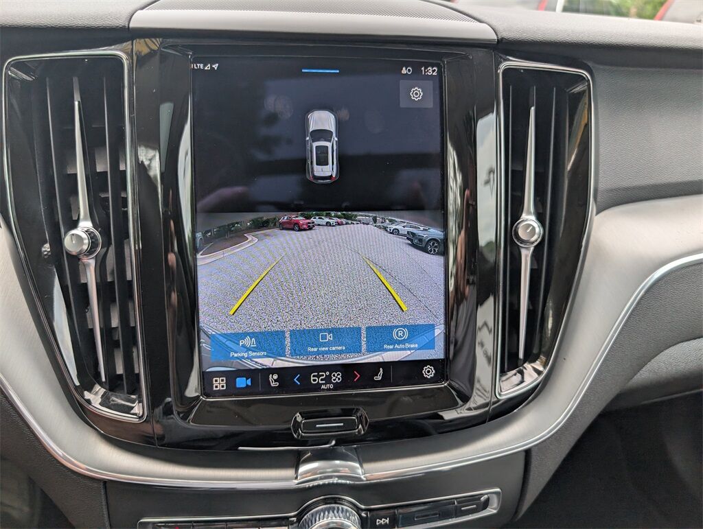 2023 Volvo XC60 Recharge Plug-In Hybrid T8 Core Bright Theme Hunt Valley MD