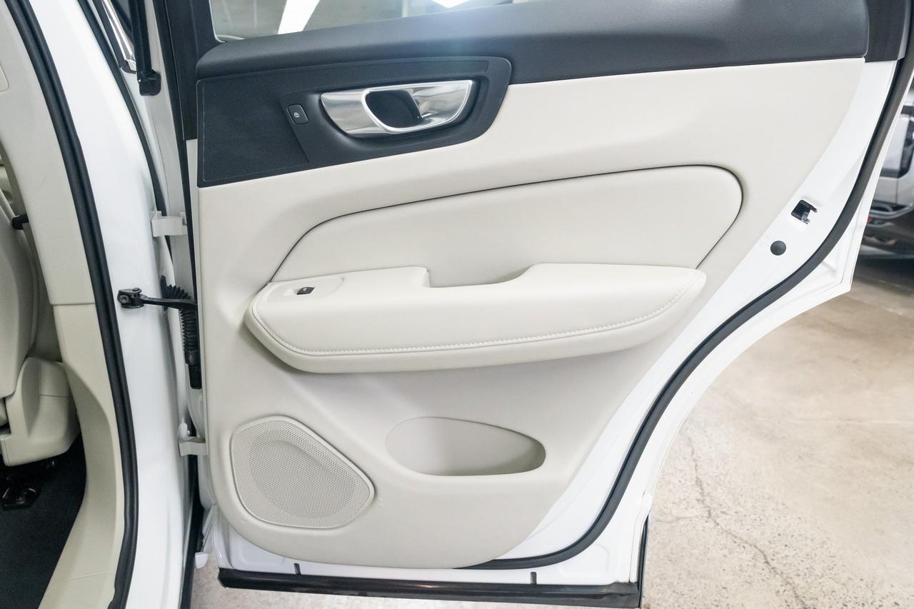 2023 Volvo XC60 Recharge Plug-In Hybrid T8 Plus Bright Theme 1 Owner Heated Seats Portland OR