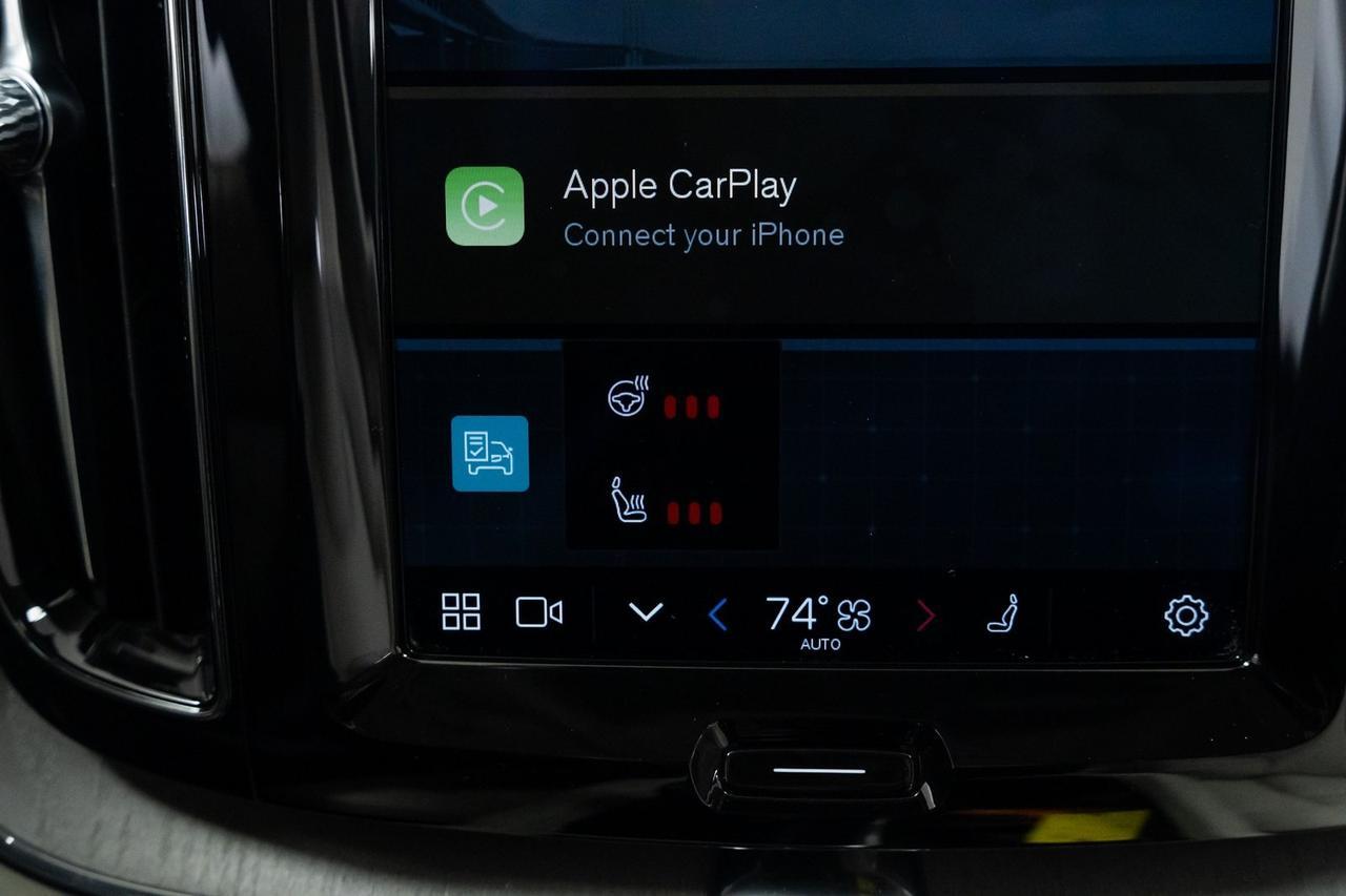 2023 Volvo XC60 Recharge Plug-In Hybrid T8 Plus Bright Theme 1 Owner Heated Seats Portland OR