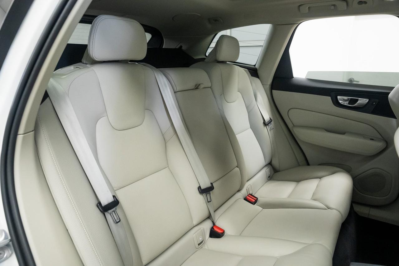 2023 Volvo XC60 Recharge Plug-In Hybrid T8 Plus Bright Theme 1 Owner Heated Seats Portland OR